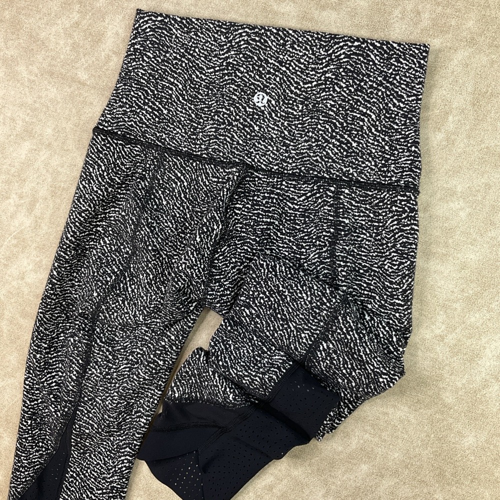 Lululemon Pace Cropped Athletic Tights Women Sz 4 Jacquard Chevron Black X10416